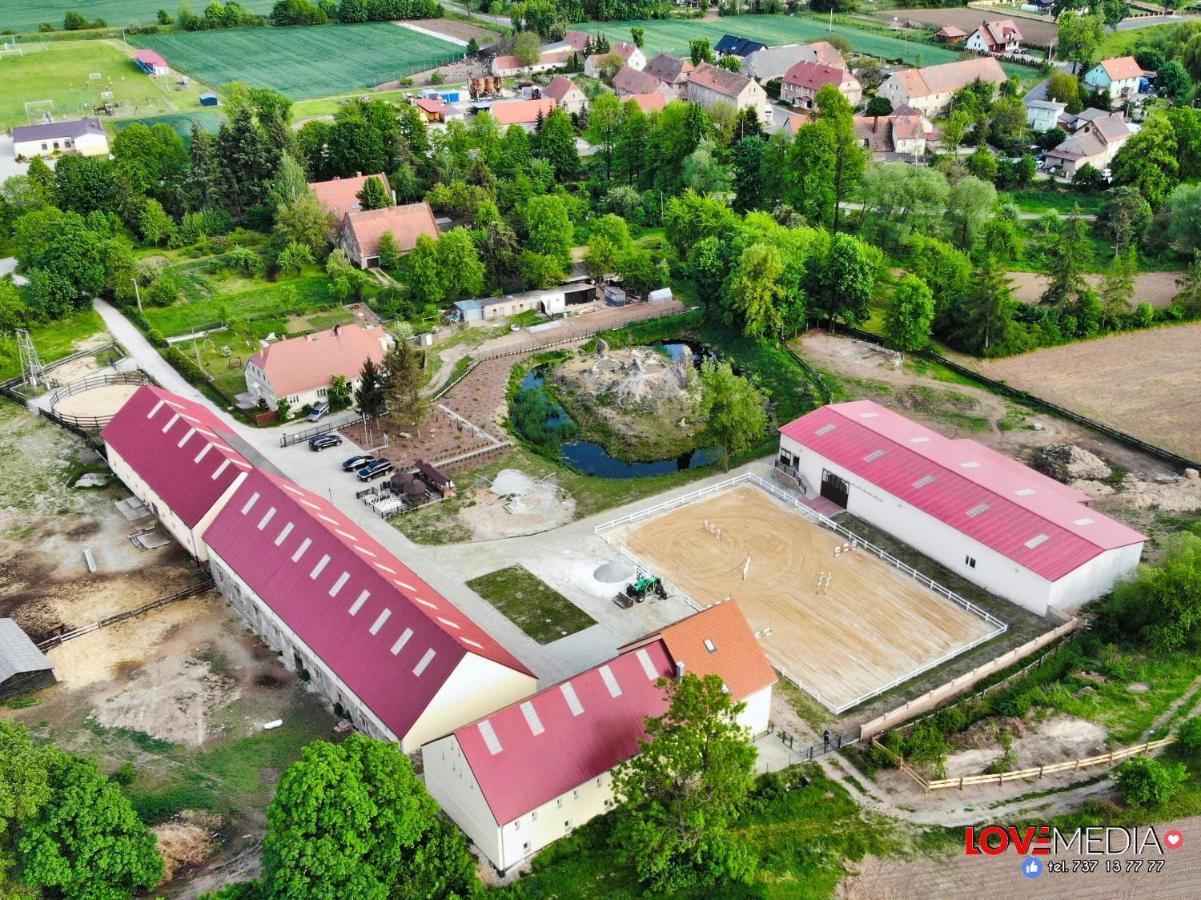 Stadnina Koni W Klaczynie Apartamento Klaczyna Exterior foto